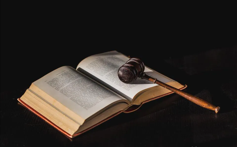 女主播约“土豪”开房，被前男友“捉奸”在床，报警才知中了圈套