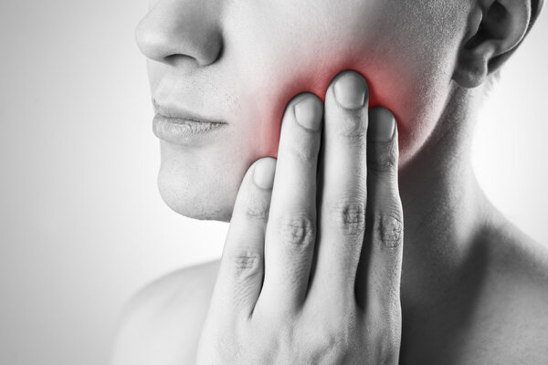 有一种“痛不欲生”叫三叉神经痛！不少人以为是牙痛，如何辨别？