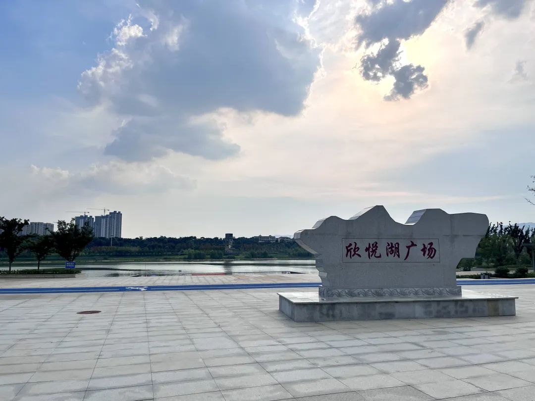 公园,学校都建好了,整个板块比较洋气,而且土地基本全部出让掉了,剩下