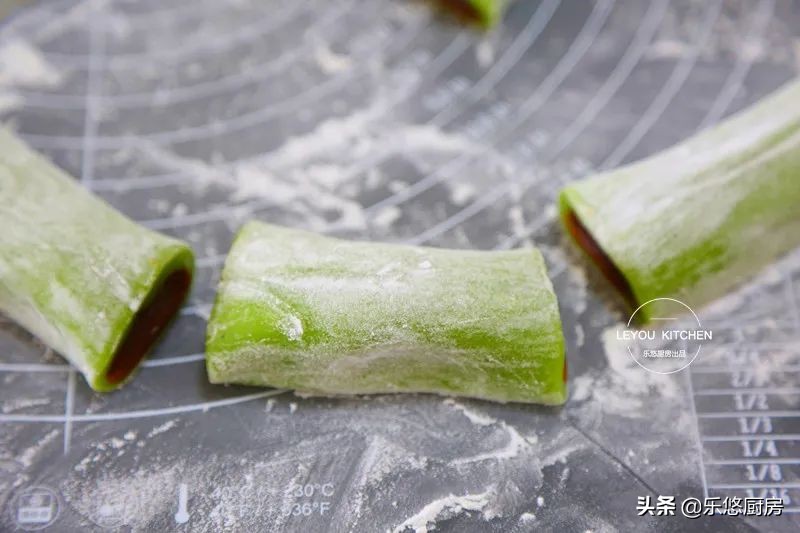 豆沙糯米卷，和买的一样软糯好吃，步骤详细，照着做就可以了