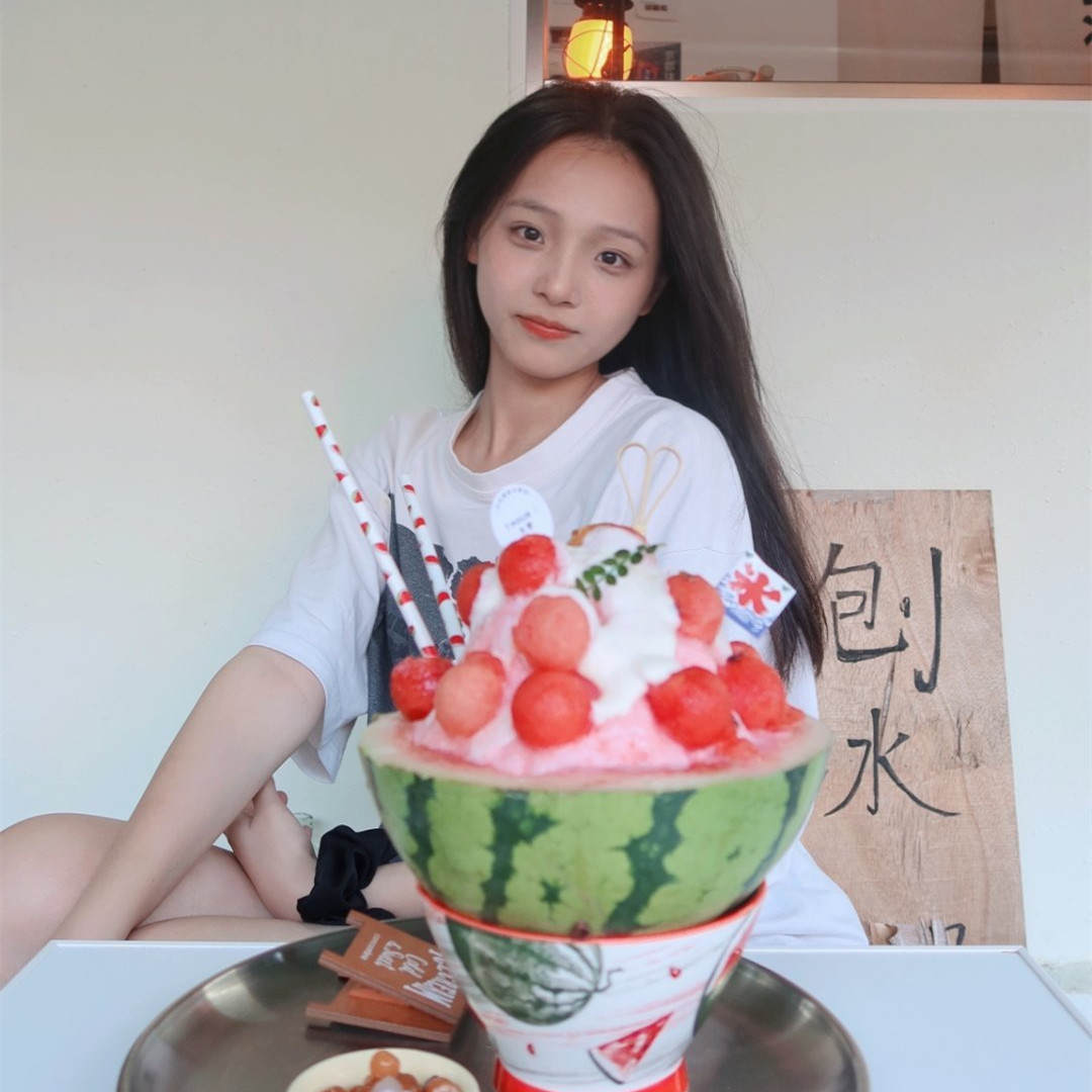 罗熙怡将"刘姥姥"点头哈