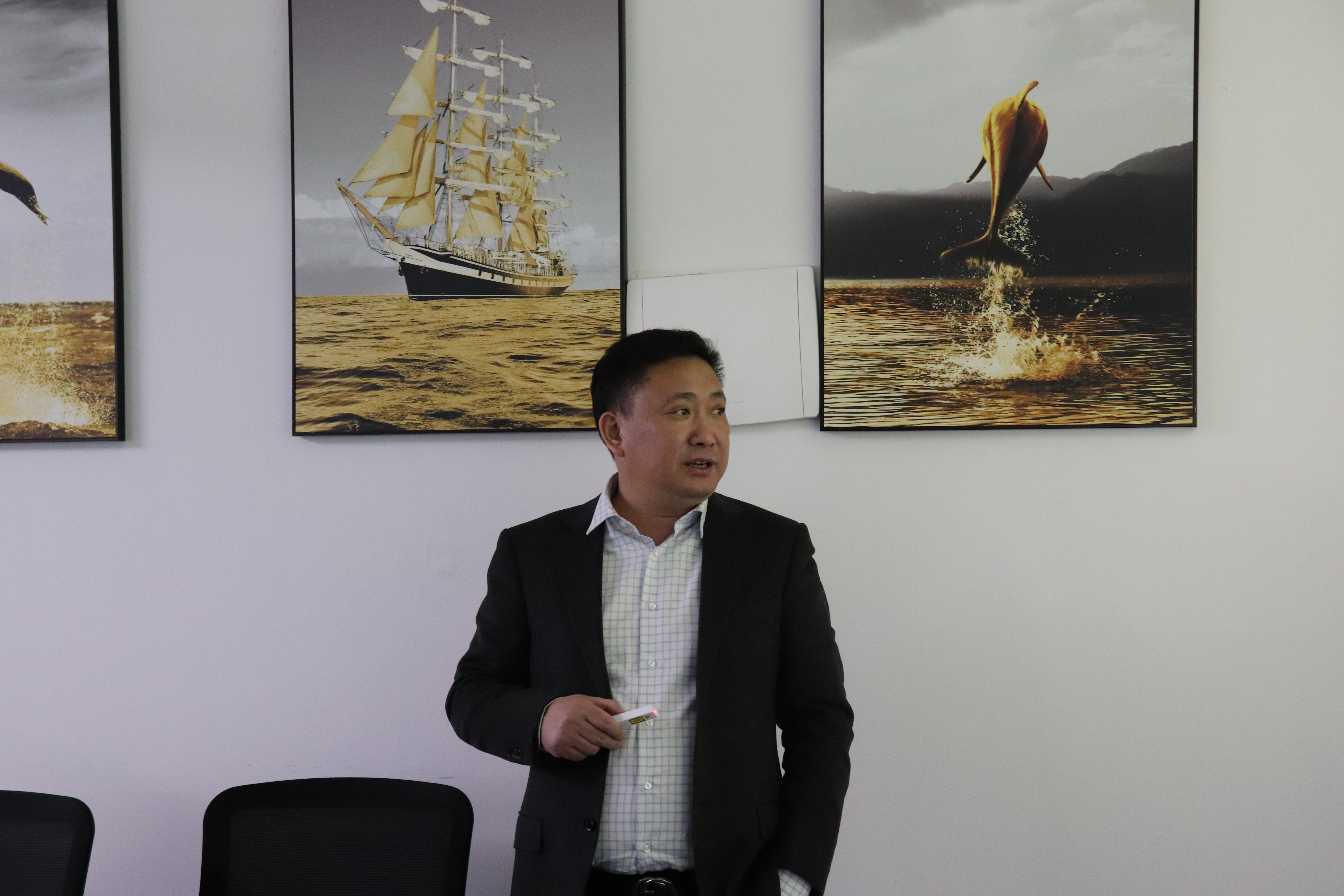 妒天香举办品牌发展研讨会·中臻酒业挂牌省品牌促进会副会长单位