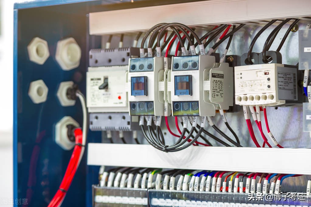 电气自动化专业学出来可以做什么，可以参加二级建造师考试吗