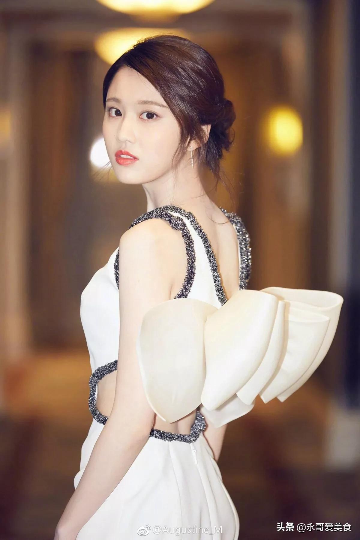 张慧雯，北舞美女演员，清新脱俗，靓丽迷人