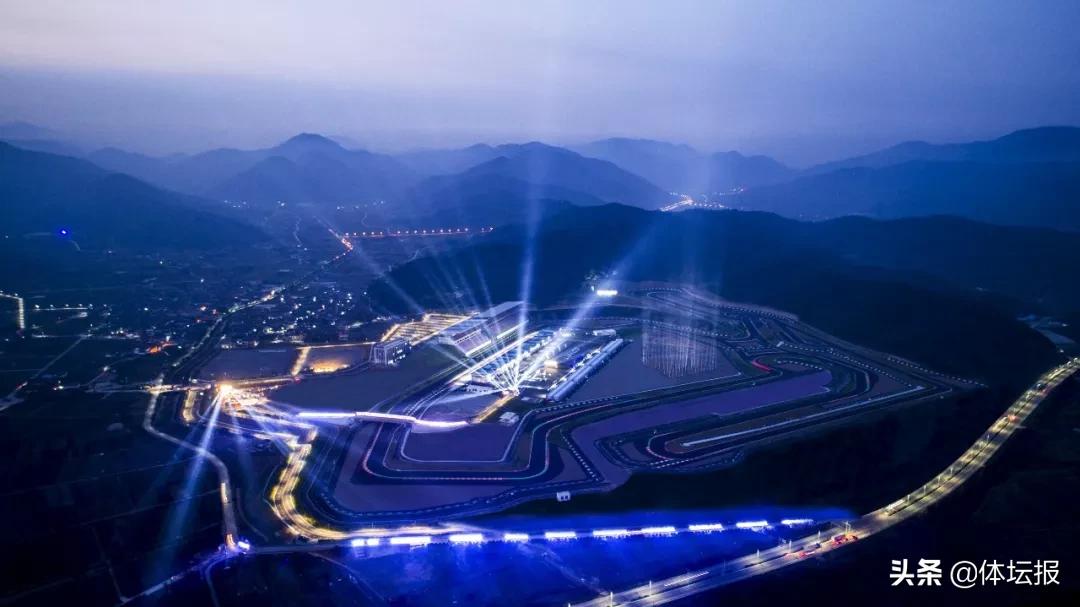 赛车比赛中车手(深一度 | 从2004年F1中国首演，到2021年首位中国F1车手，我们距离F1还有多远？)
