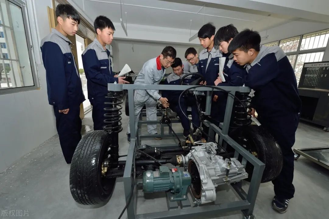 职高、中专、技校毕业生的出路在哪里？