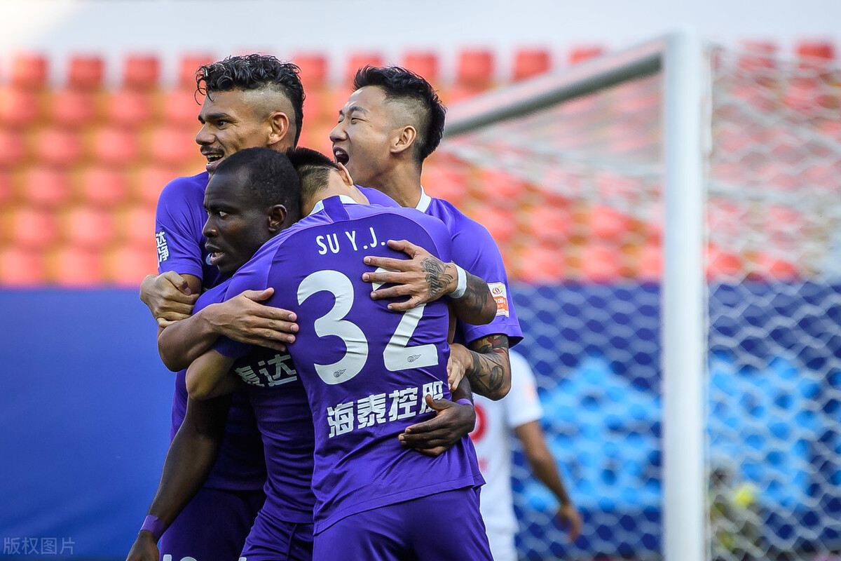 他没有想离队回河床的意愿(中超转会:阿奇姆彭想离开深圳队重返欧洲,