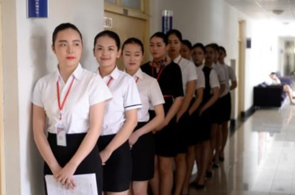 网传公务员薪资将要调整，年终奖或将停发？有关部门的回应引关注