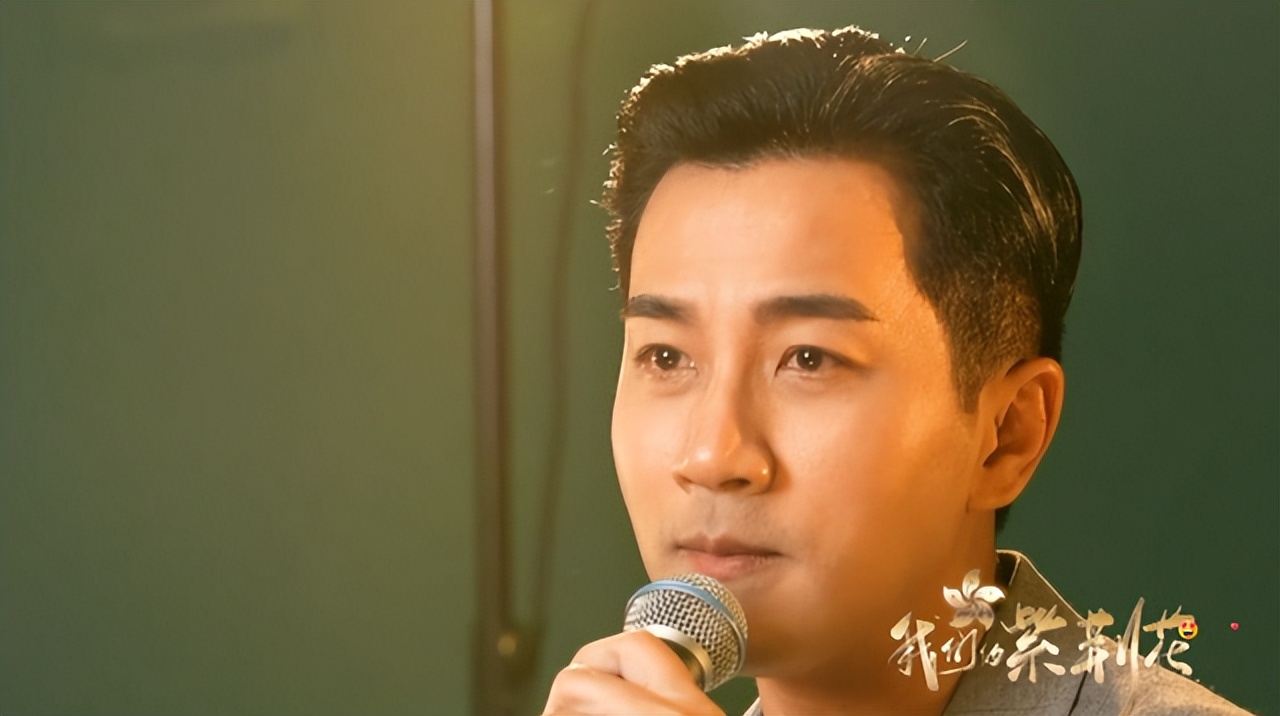 紫荆花云歌会：近百位艺人以歌寄情，周星驰亮相，港剧永不过时