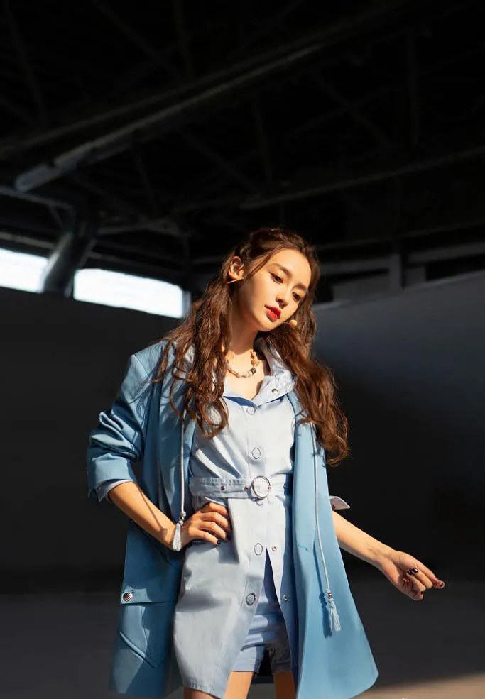 Angelababy杨颖西装外套酷酷的帅气