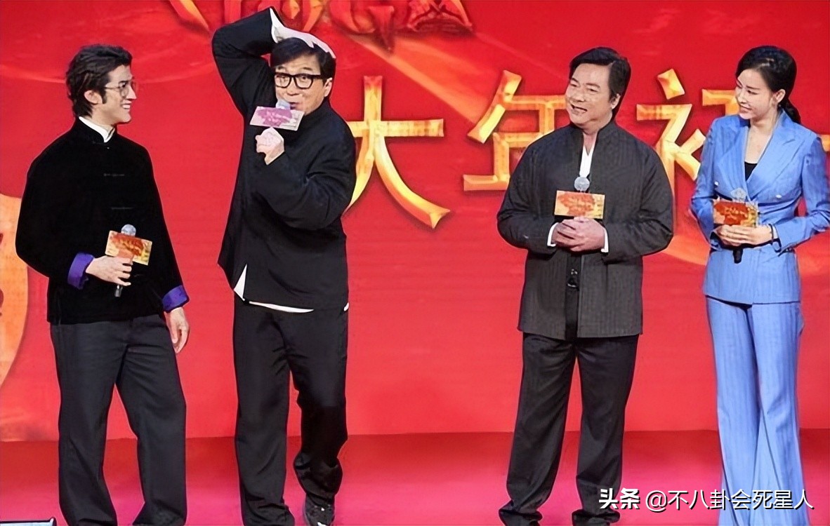 单看脸惊艳帅气，一看全身就秒垮掉，这些男星被身高害惨了