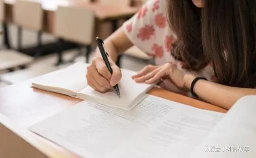 寒门学子不该被嘲讽为小镇做题家！指责的背后是溢出屏幕的傲慢