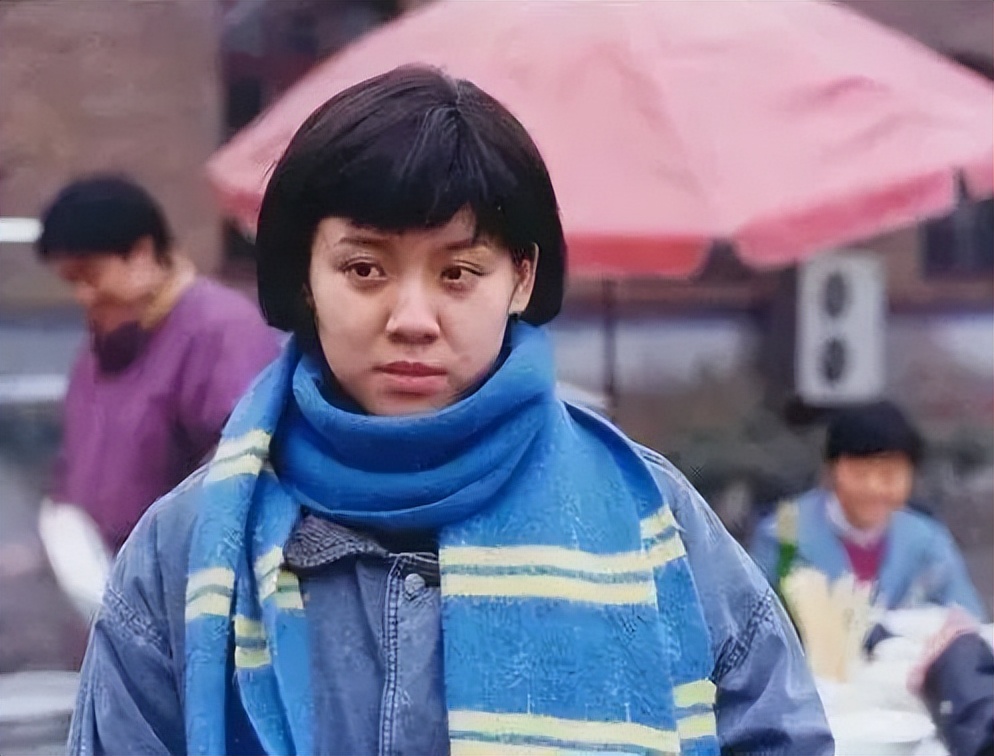 闫妮的“大妈味”、赵丽颖的“土气”，这8位女星，如今判若两人