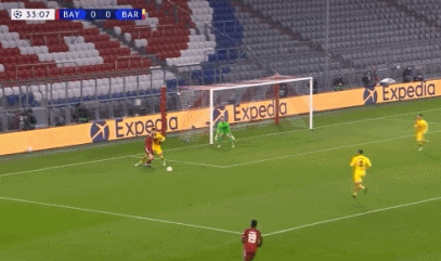 2011巴萨vs拜仁（0-3！巴萨被拜仁吊打+耻辱出局，欧冠21年神迹终结，哈维眼神空洞）