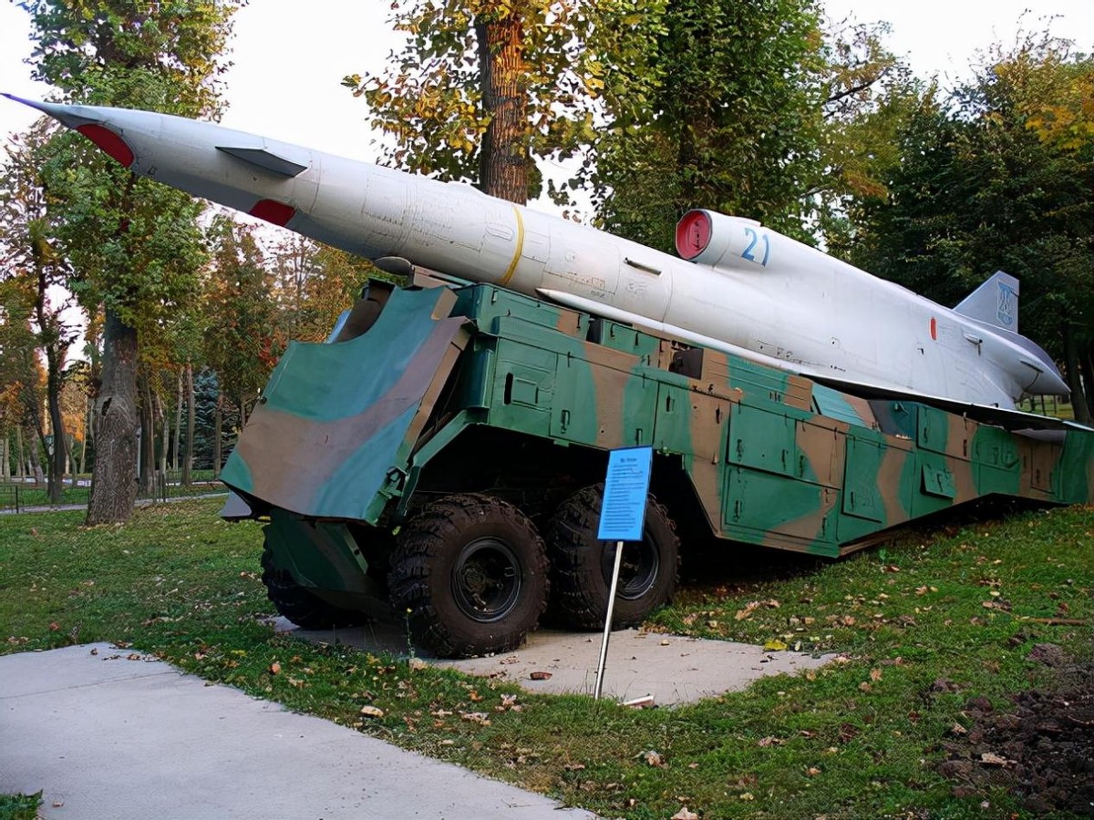 ���طɻ�ͻ�Ʊ�Լ����������غ��������һ�ˣ�6��ս����û��ס