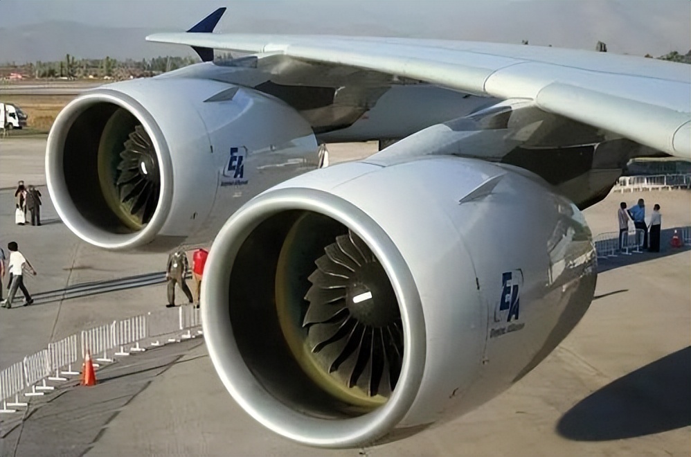 推力超过13万磅,世界上最大的航空发动机,售价3亿,用何领域?