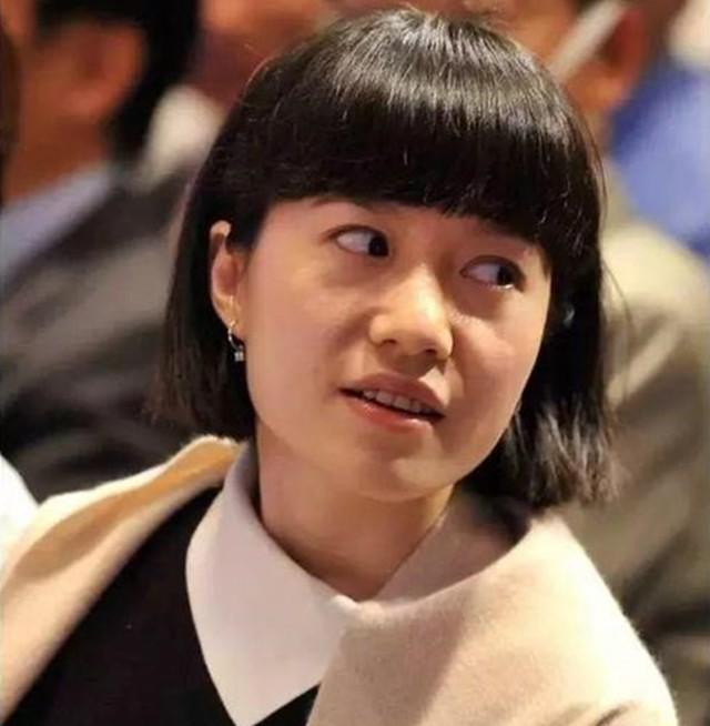 翁帆是年轻人,喜欢喝咖啡,喜欢熬夜追剧,但为了杨先生的睡眠质量,翁帆