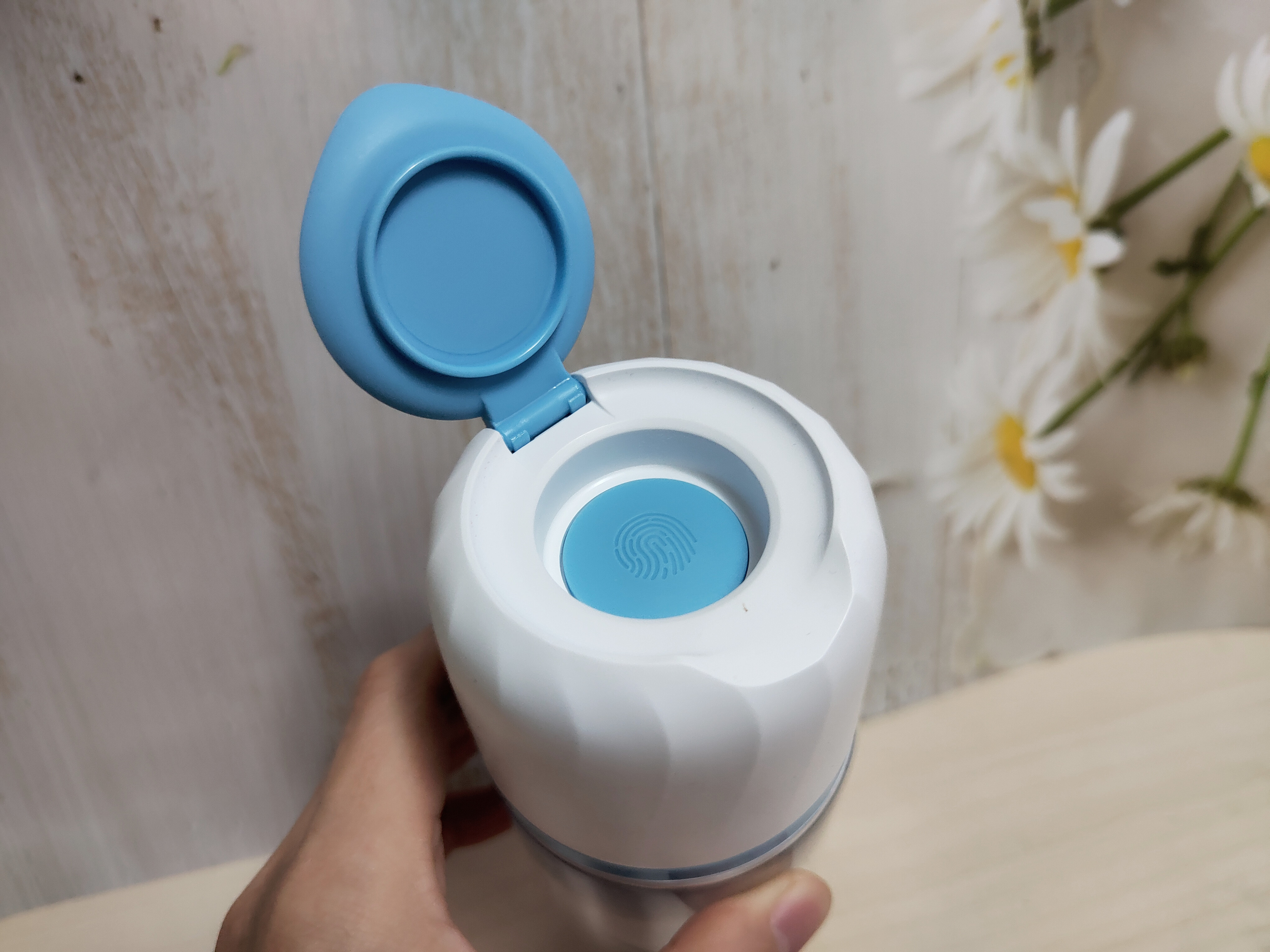 七彩叮当湿巾机一键即出消毒湿巾，零添加、更安全