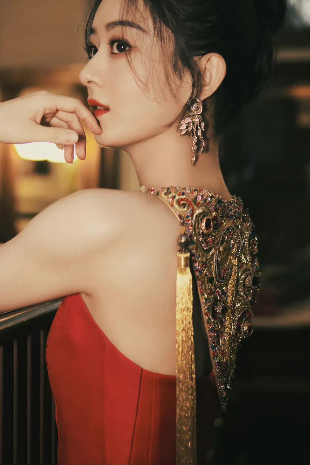 孙怡、赵丽颖红色礼服状态迥异，有没有爱情的滋润肉眼可见