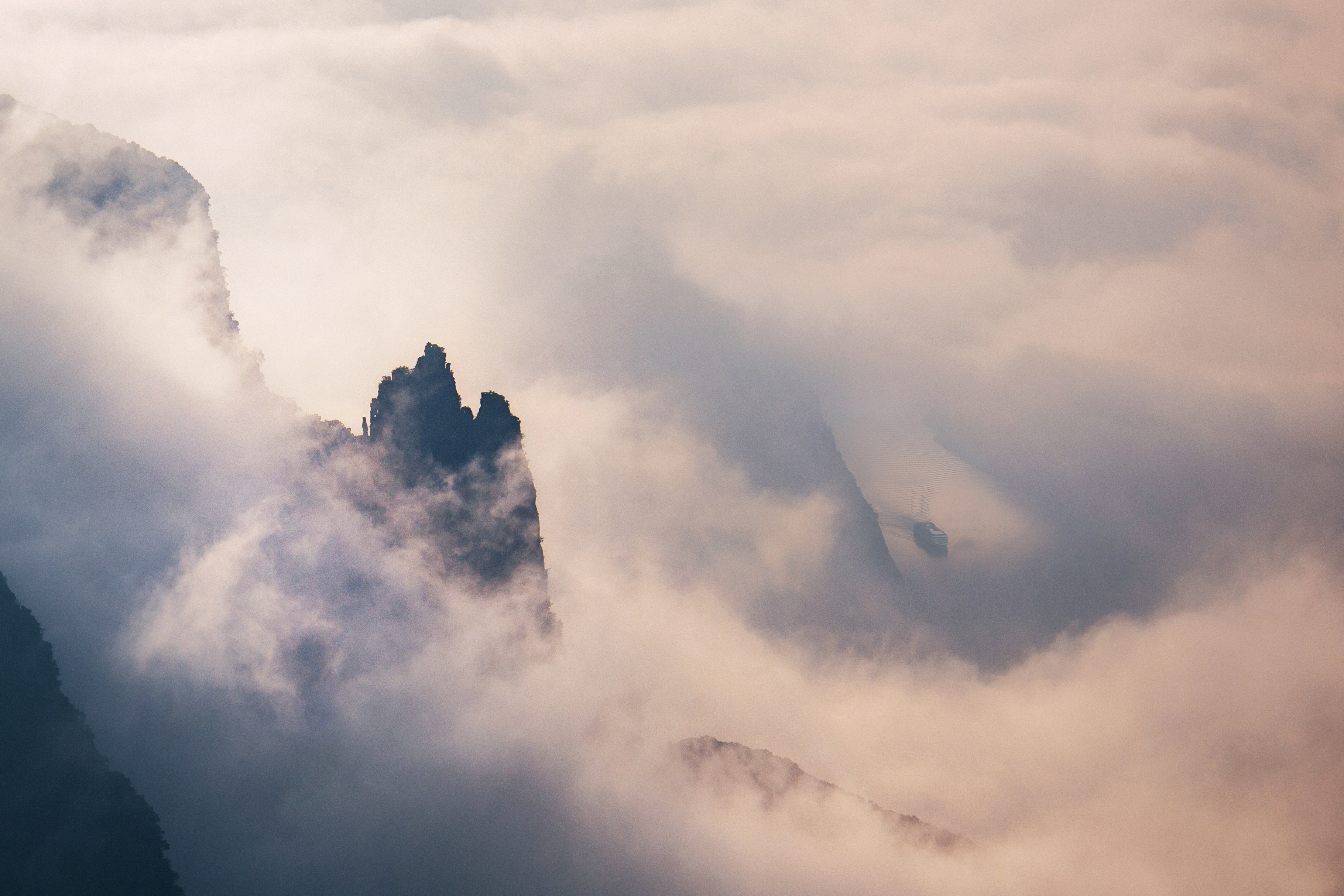 重庆万州旅游景点(重庆巫山怎么玩？小三峡、神女峰、下庄，这十大景点全都不容错过)