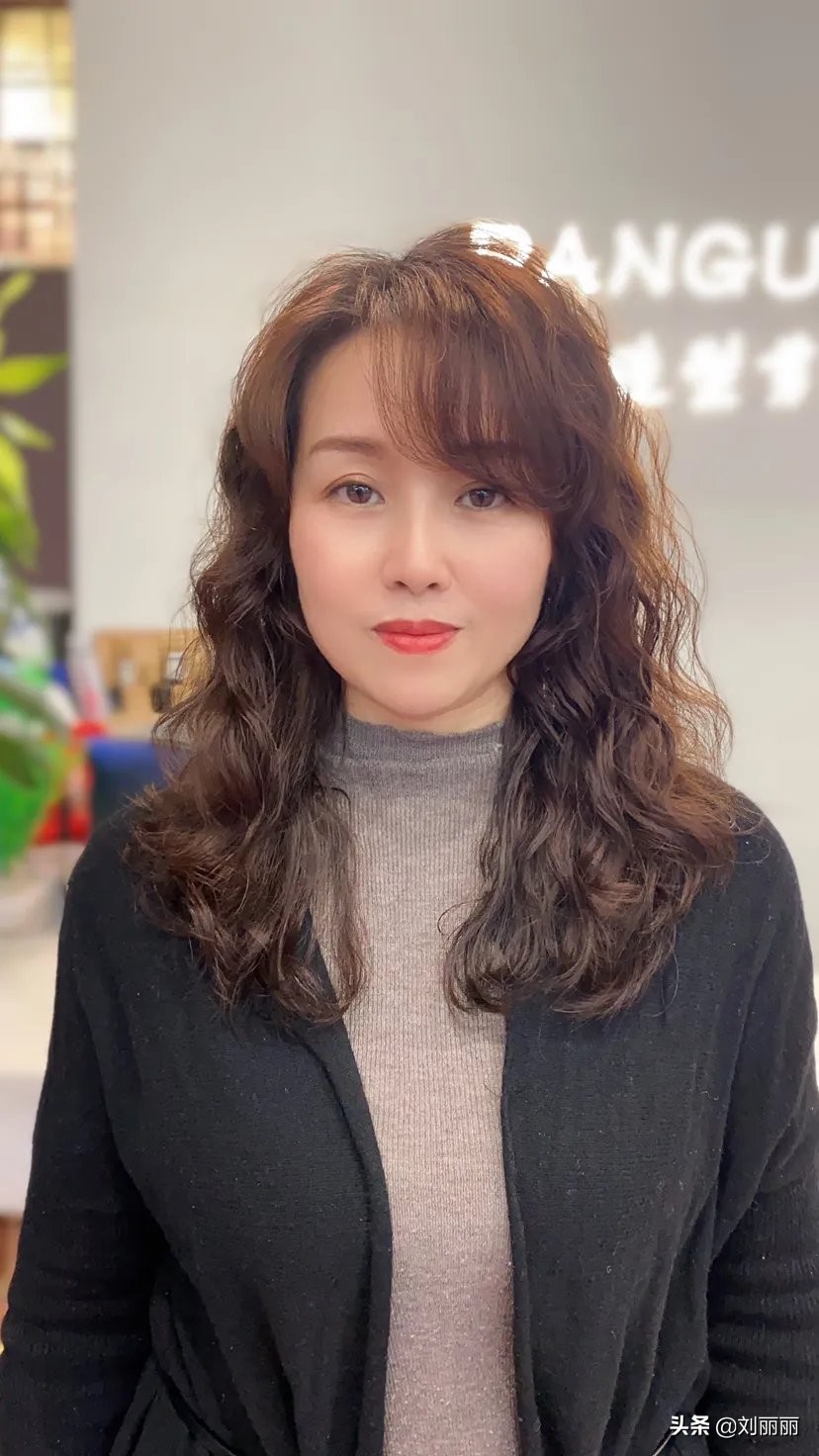 最受欢迎的4种女发，时尚瘦脸高颜值，爱美女士都在剪