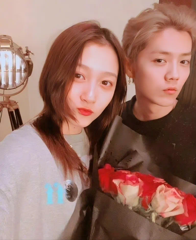 没想到,蔡徐坤塌房后!鹿晗再一次走红,现在才看到他多"精明"