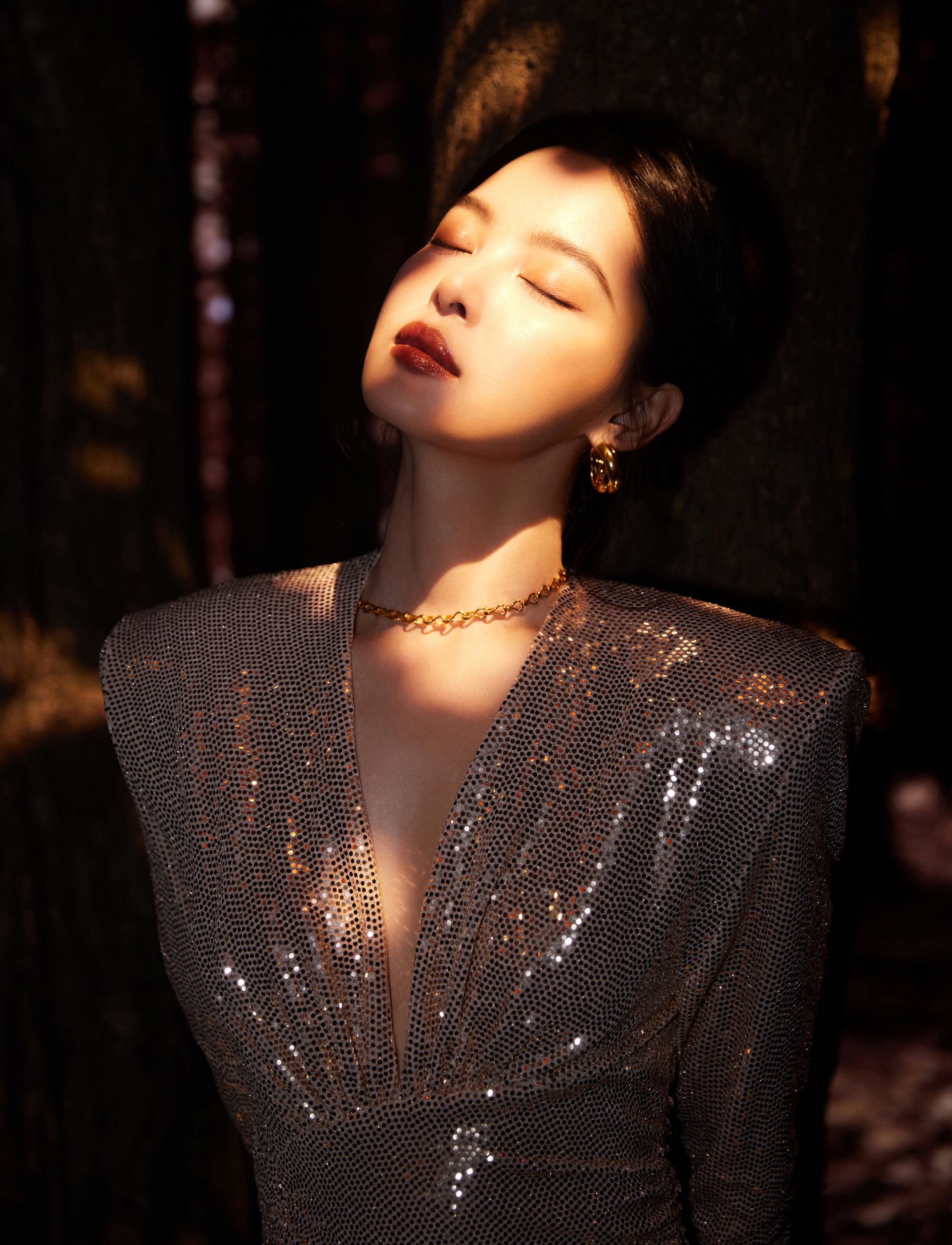 辛芷蕾巴黎欧莱雅品牌代言人时尚写真!演绎典雅之美!