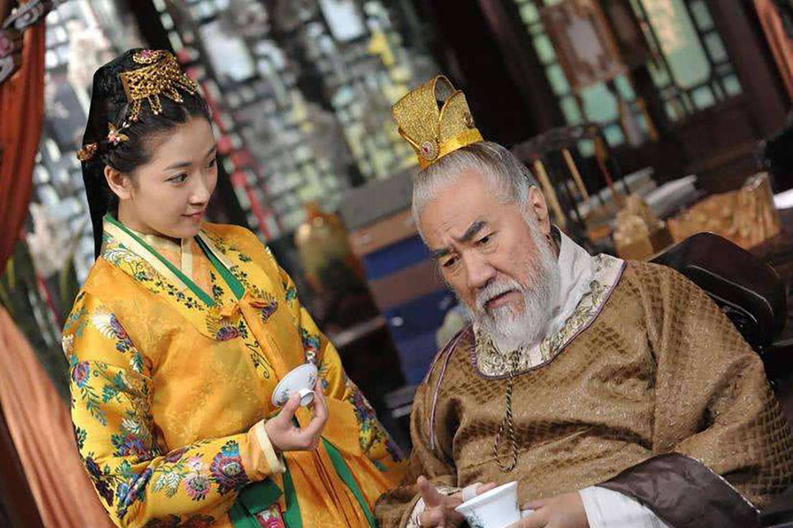 两晋南北朝十大名将中，慕容氏独占2个名额！慕容皝：我教育有方