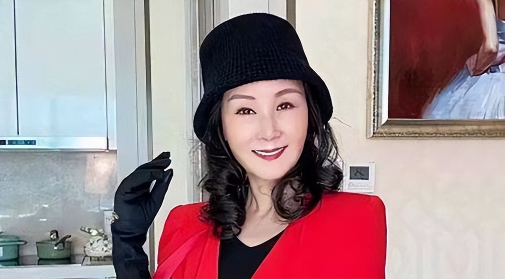 雪瑞姑姑"徐石萍":58岁孤身赴加留学,花甲之年将生活过成诗歌