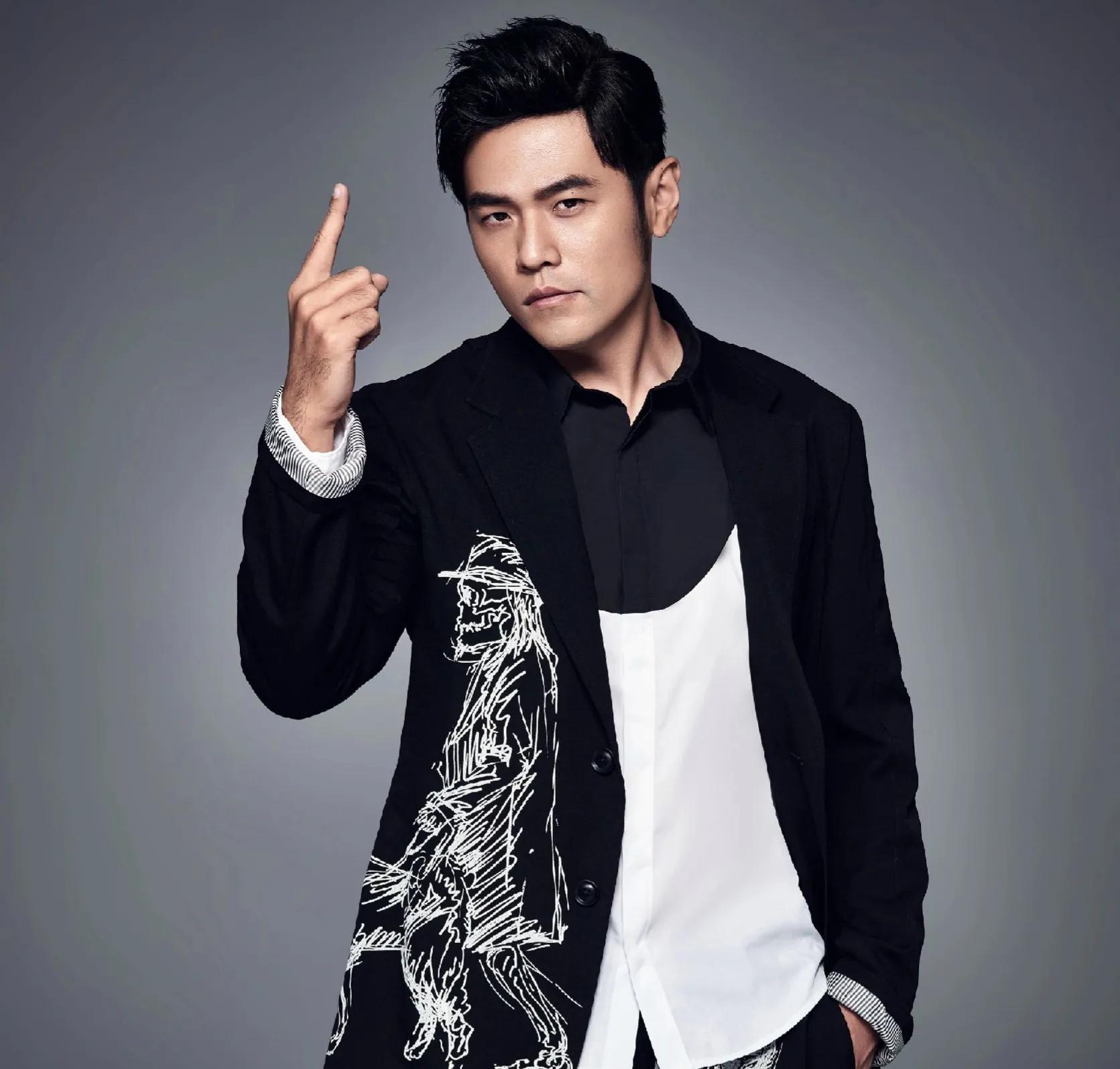 周杰伦也开始割韭菜了?网友吐槽演唱会注水严重,现场不如华晨宇