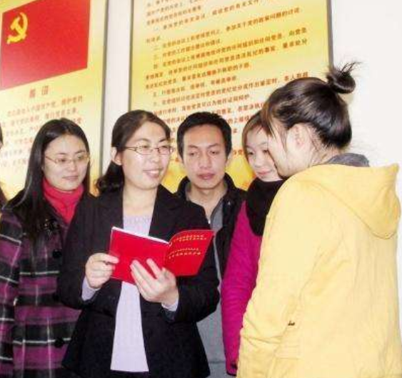 为什么才上大一，就有那么多学生着急入党？别等毕业才知后悔