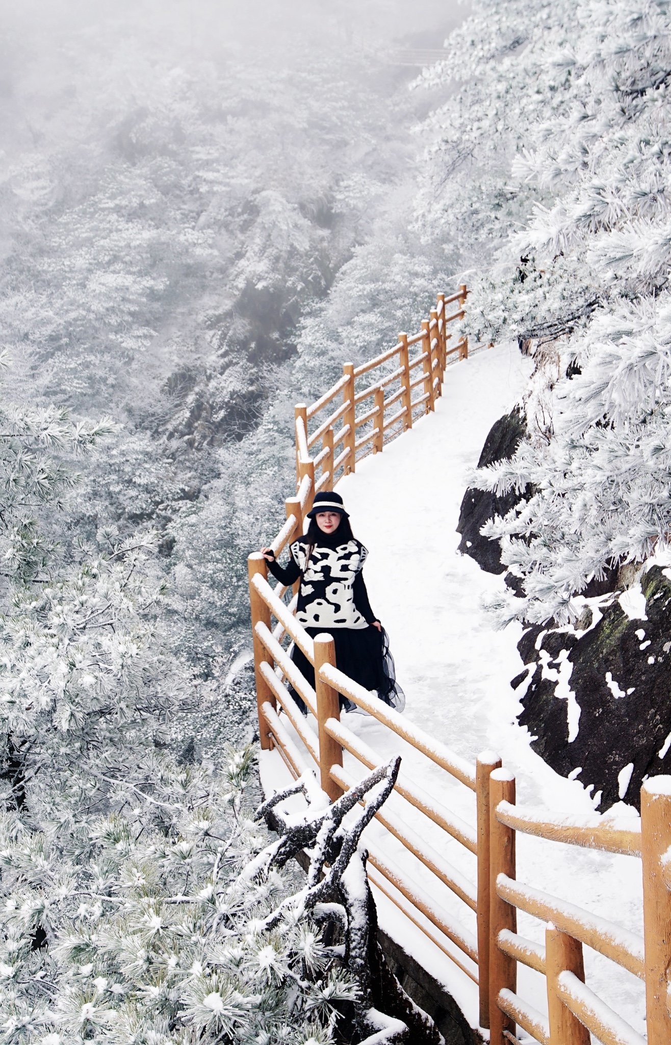 明月山滑雪套票包涵缆车吗(新年一家人玩雪就去江西明月山，滑雪泡汤还有雾凇奇景美如仙境)