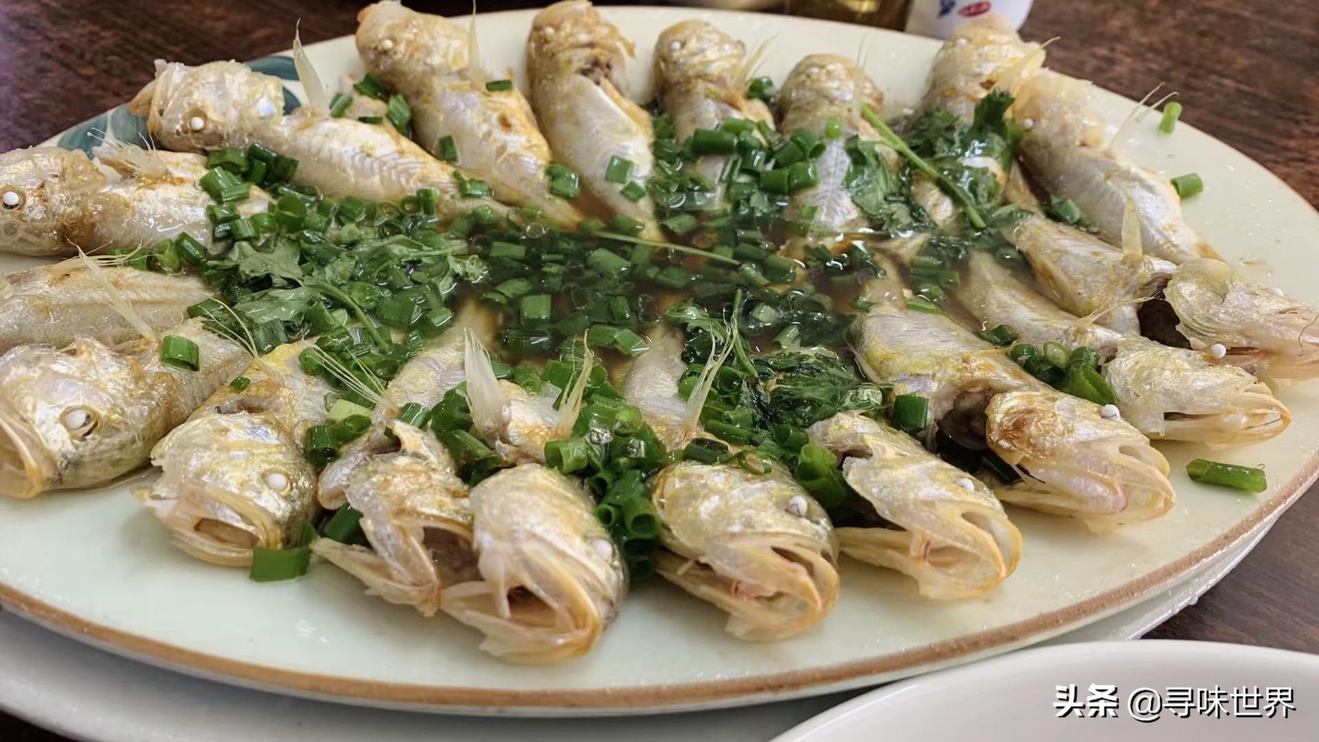 狮头鱼图片(鲜霸和小黄鱼的区别及食用方法)-商机卡