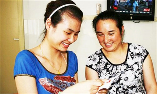 我是个“洗脚妹”，2009年被寻欢官员侵犯凌辱，反抗无望后杀人