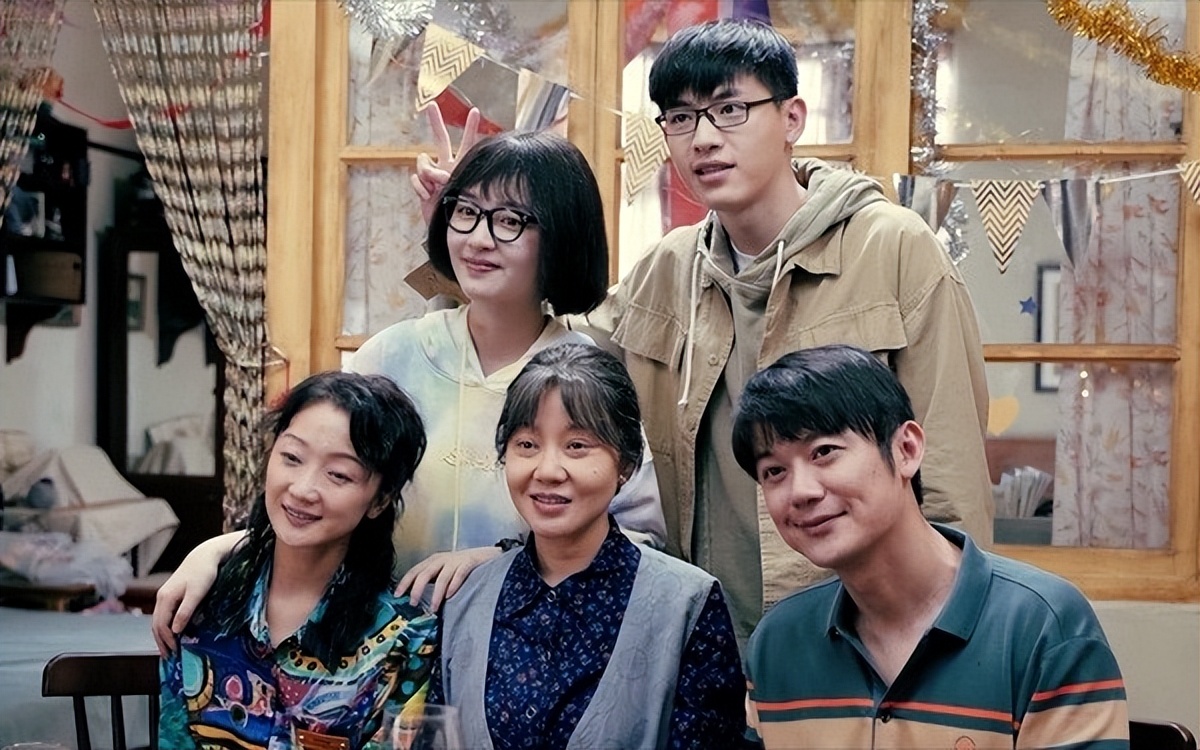 闫妮家庭剧《私奔的外婆》将袭，姚晨王珞丹梅婷加盟，阵容太强大