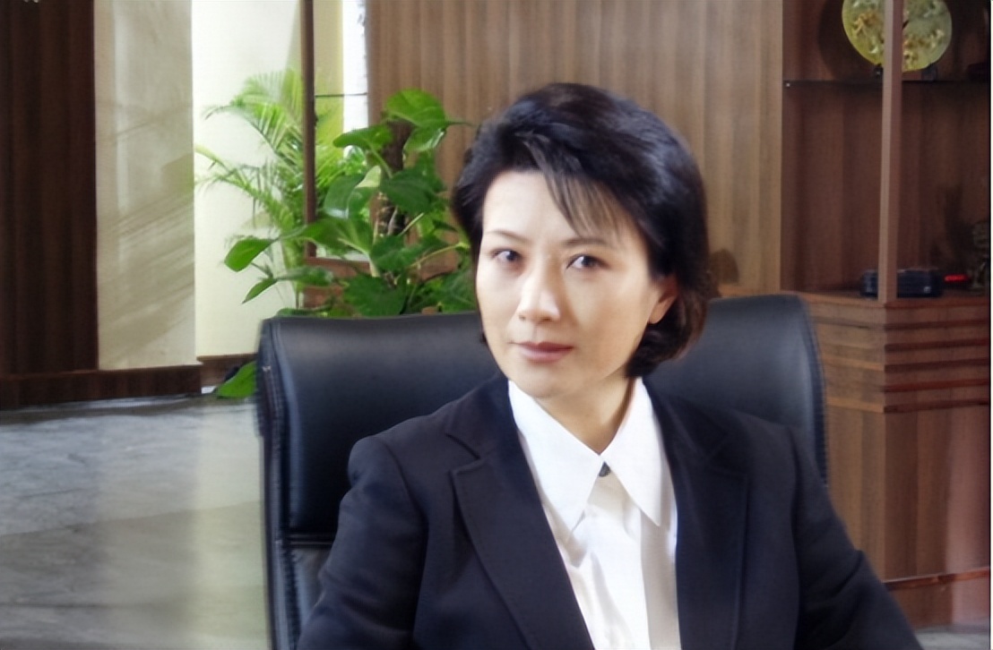 演员王静:戏好人低调,父亲离世内心有钝痛,她含泪撑起母亲晚年