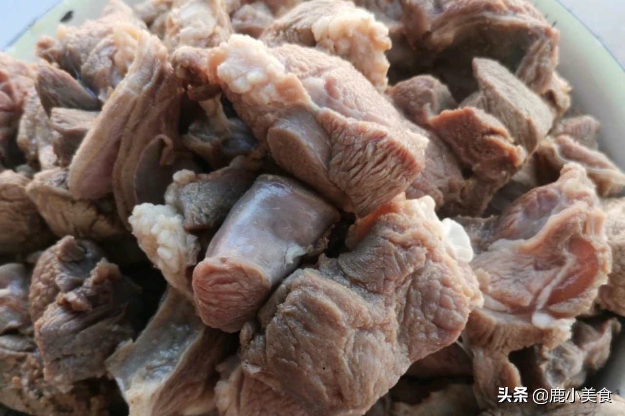想炖牛肉软烂入味，“2料”必放！30分钟炖软不塞牙，鲜美好吃
