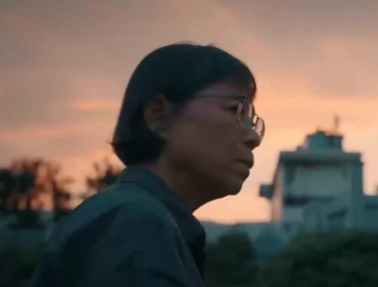 拼命三娘张桂梅校长感动身边人，领导：我们决不能捧着骨灰宣传您