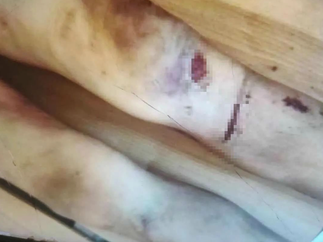 2003年，烟台一夜总会情侣出租屋遇害，警方凭一张快递单查出凶手