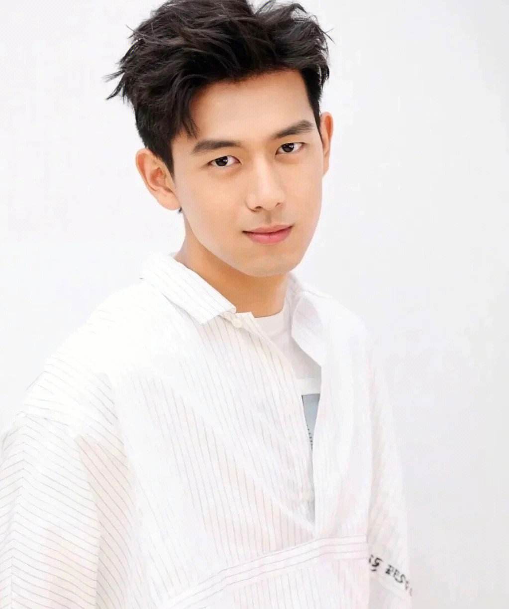 李现恋情风波升级,被曝和离异网红恋爱,更多细节被扒,粉丝脱粉