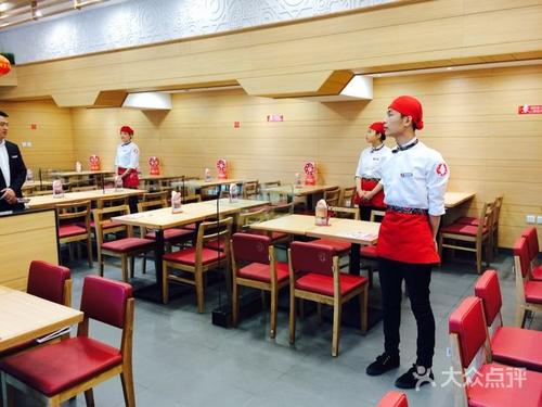 喜家德水饺高德福：从赔本5年到品类老大，一生做好水饺一件事