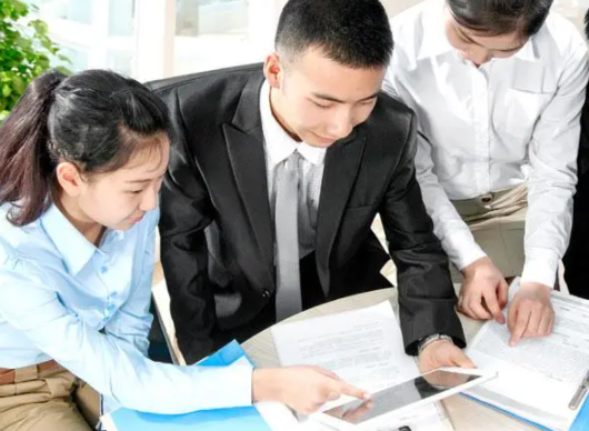 20多年前没有手机电脑，大学生们在宿舍干嘛？老照片为你揭晓答案