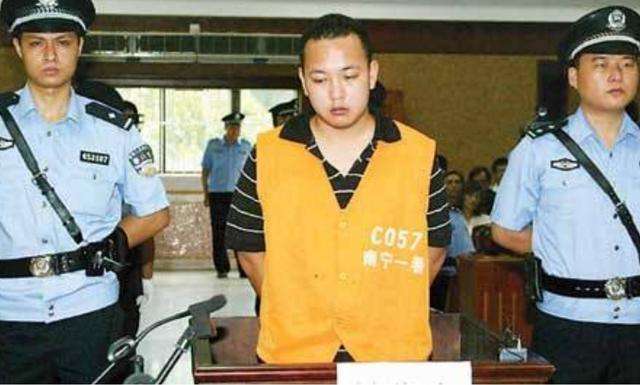 2009年，南宁美女三姐妹被害，凶手是对门邻居，一连扛住8次审问