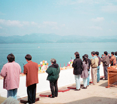 千岛湖惨案侦破纪实(1994年浙江大案：32人凭空消失，只剩烧焦的游船，当地因此事出名)