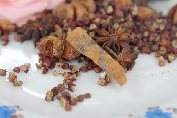调料吃对也能养生，多吃4种调料，除口臭散寒气，还能调理脾胃
