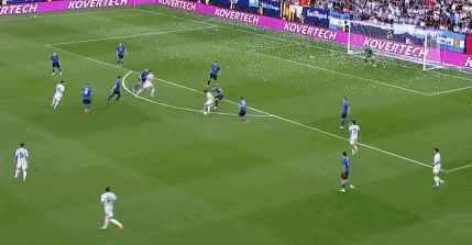 梅西上演帽子戏法的球队（3次打死角，第56帽！梅西笑开了花：767球，一夜超越贝利）