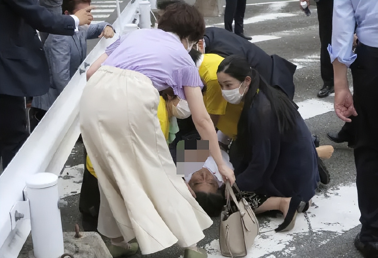 东京奥运会哪些领导(“日本首相”安倍晋三：有强悍女保镖护身，他为何依旧丢了命？)