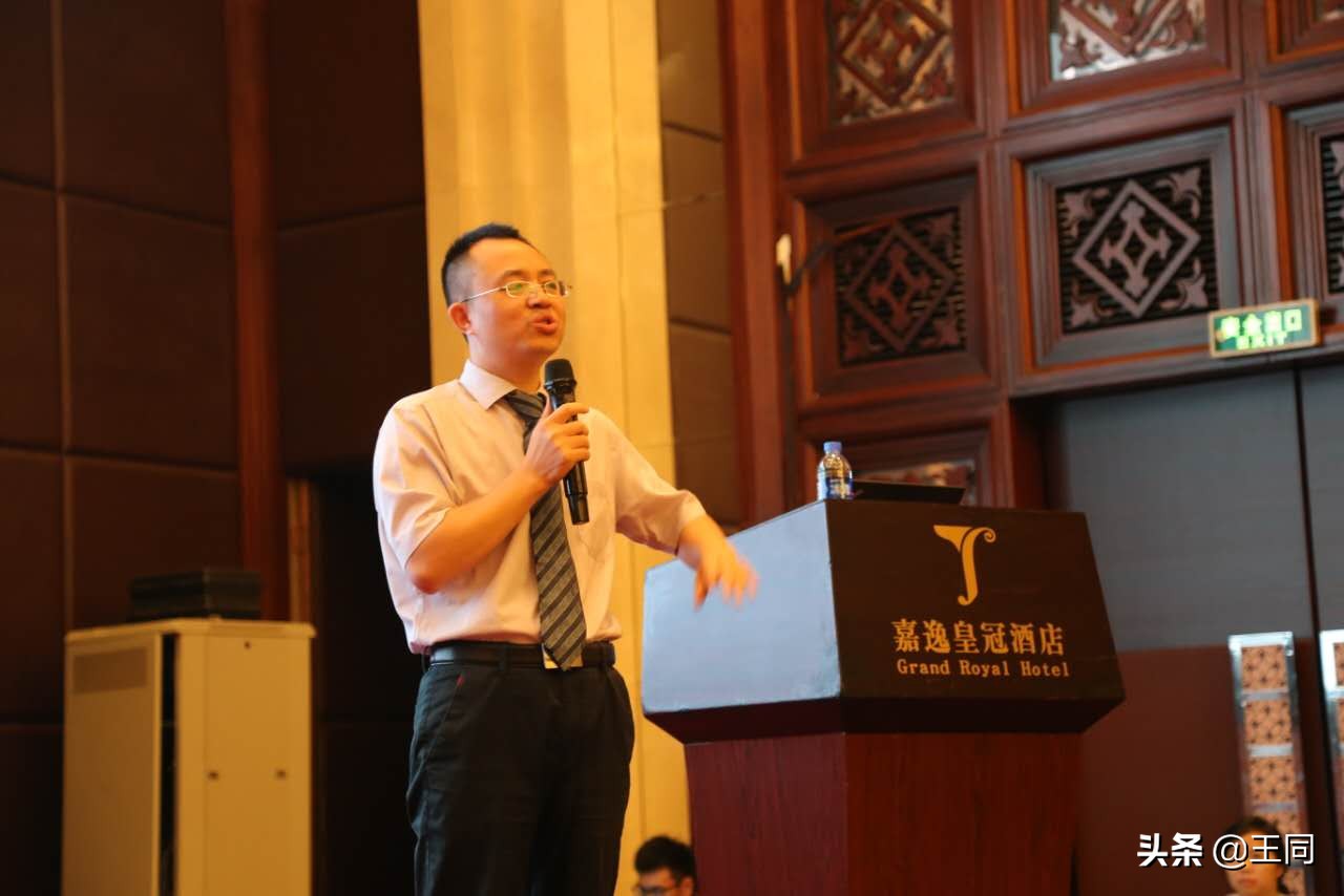 销售不是靠口才：话术技巧与应变能力