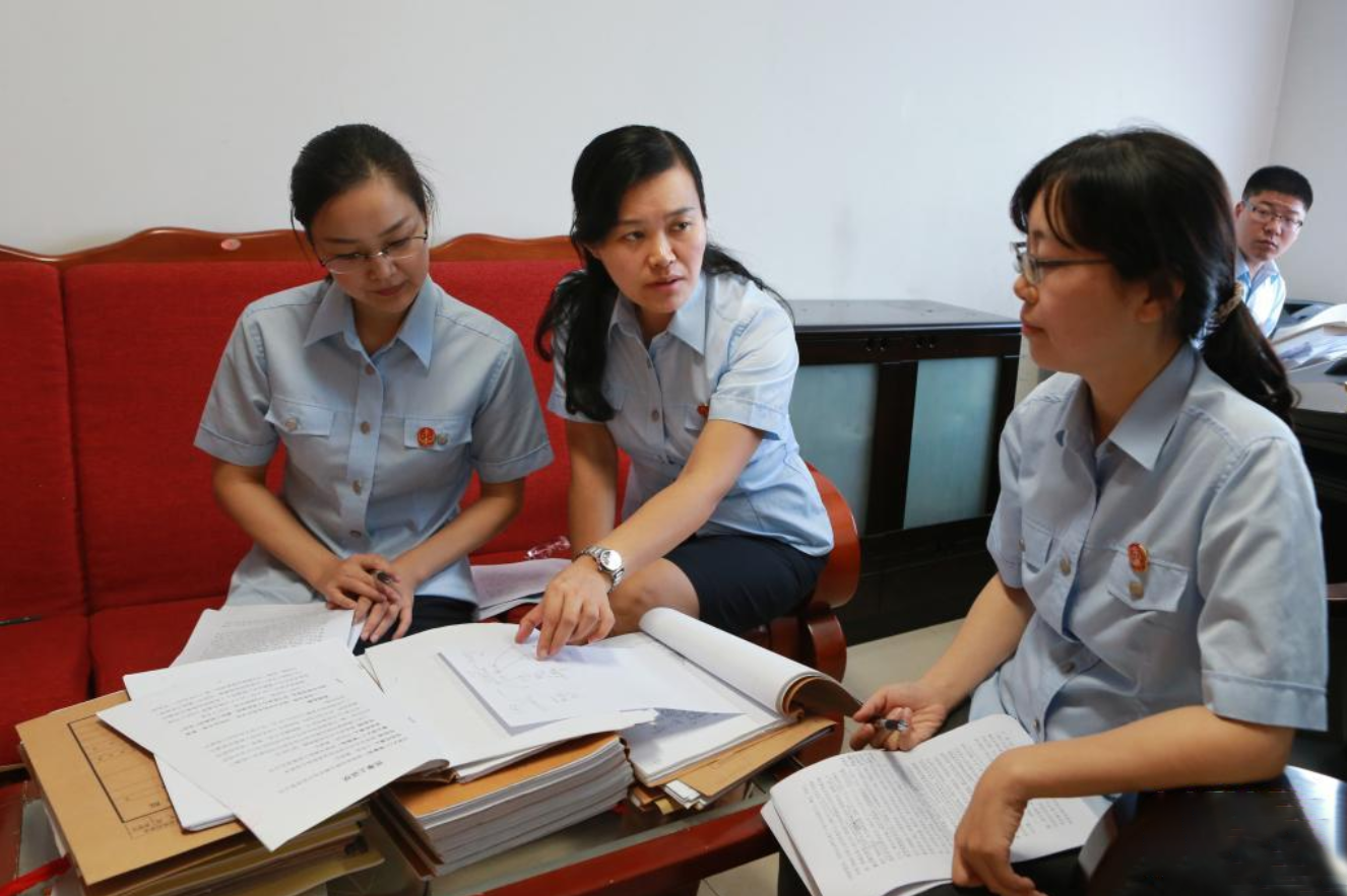 湖南高院法官周春梅：拒“打招呼”被杀害，3岁女儿哭着找妈妈