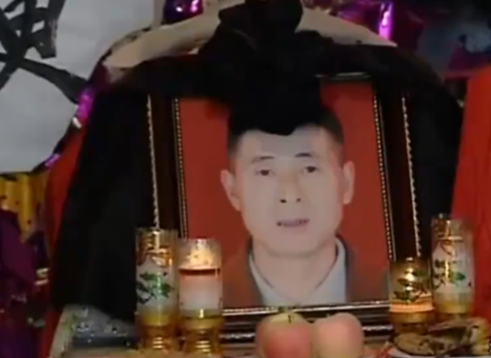 一百块都没给过我！——粉丝怒怼明星，气得对方直翻白眼。